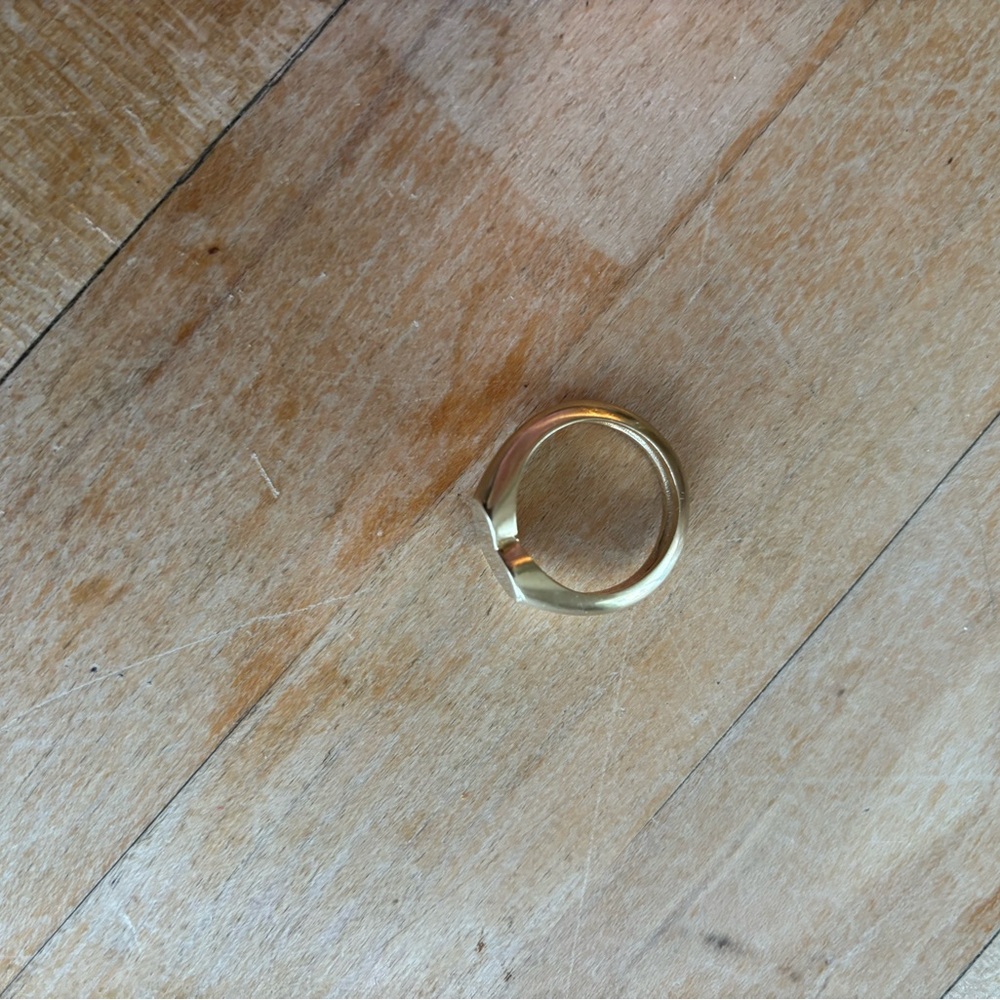 14K Solid Gold Heart Signet Ring - Picture 6 of 6